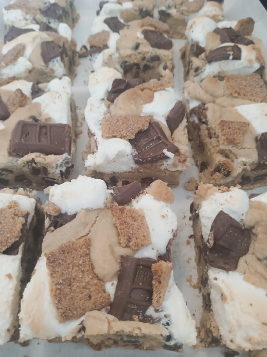 Smore's Chocolate Chip Cookie Bar